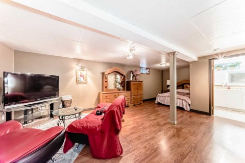 49 Applewood Court Se, Calgary, AB - Indoor