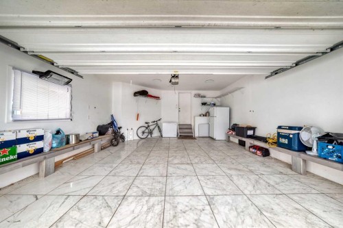 49 Applewood Court Se, Calgary, AB - Indoor Photo Showing Garage