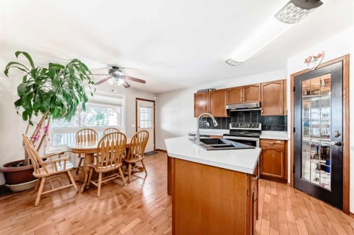 49 Applewood Court Se, Calgary, AB - Indoor Photo Showing Kitchen