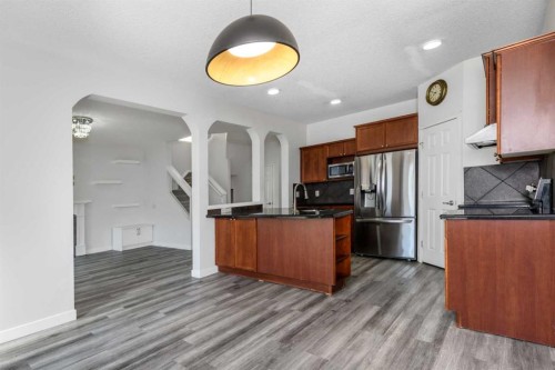 228 Saddlecrest Way Ne, Calgary, AB - Indoor Photo Showing Kitchen