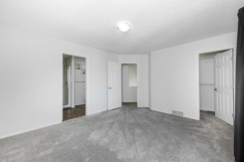 228 Saddlecrest Way Ne, Calgary, AB - Indoor Photo Showing Other Room