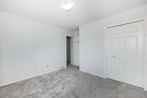 228 Saddlecrest Way Ne, Calgary, AB - Indoor Photo Showing Other Room