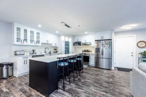 192 Cove Rise Rise, Chestermere, AB - Indoor Photo Showing Kitchen With Stainless Steel Kitchen With Upgraded Kitchen