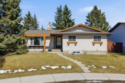 536 Woodhill Place SW Calgary, AB T2W 3L5