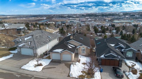 14 Headlands Close  Cochrane, AB T0L 0W1