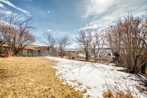 14 Headlands Close, Cochrane, AB - Outdoor