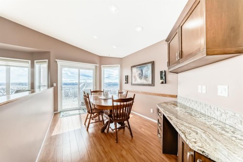 14 Headlands Close, Cochrane, AB - Indoor Photo Showing Dining Room