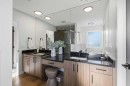 105 Heritage Boulevard, Cochrane, AB  - Indoor Photo Showing Bathroom 