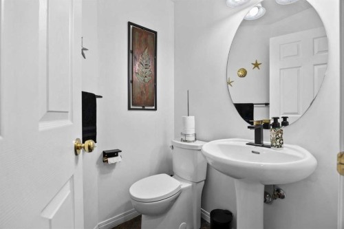 465 Panamount Boulevard Nw, Calgary, AB - Indoor Photo Showing Bathroom
