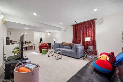 465 Panamount Boulevard Nw, Calgary, AB - Indoor