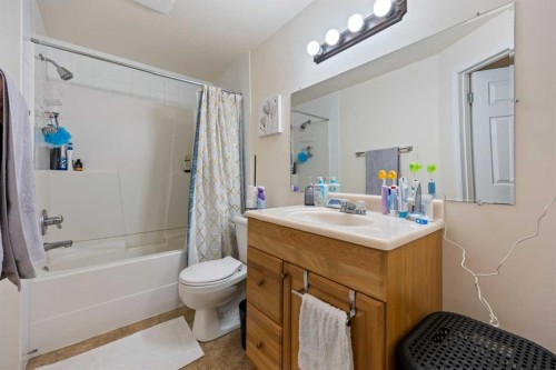 465 Panamount Boulevard Nw, Calgary, AB - Indoor Photo Showing Bathroom