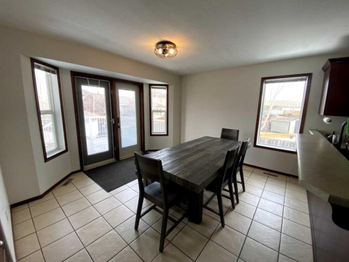 45 Lyons Close, Red Deer, AB - Indoor Photo Showing Dining Room
