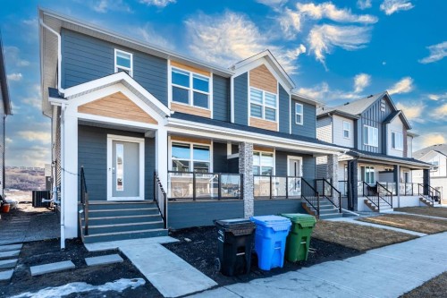 671 Wolf Willow Boulevard Se, Calgary, AB - Outdoor With Deck Patio Veranda