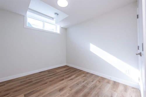 671 Wolf Willow Boulevard Se, Calgary, AB - Indoor Photo Showing Other Room