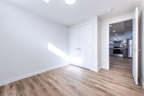 671 Wolf Willow Boulevard Se, Calgary, AB - Indoor Photo Showing Other Room