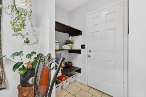 928 Pinecliff Drive Ne, Calgary, AB - Indoor Photo Showing Other Room