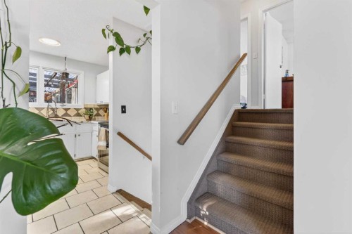 928 Pinecliff Drive Ne, Calgary, AB - Indoor Photo Showing Other Room