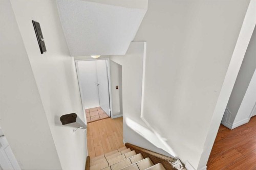 928 Pinecliff Drive Ne, Calgary, AB - Indoor