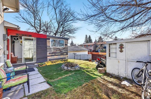 928 Pinecliff Drive Ne, Calgary, AB - Outdoor