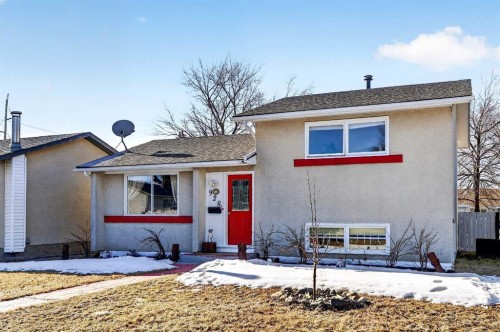 928 Pinecliff Drive Ne, Calgary, AB - Outdoor