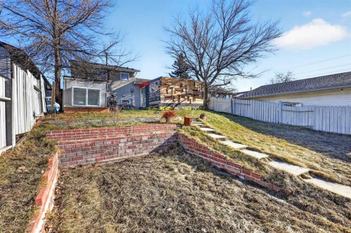 928 Pinecliff Drive Ne, Calgary, AB - Outdoor