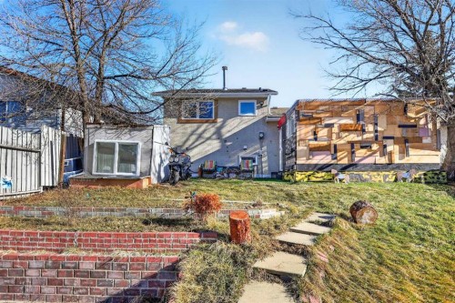 928 Pinecliff Drive Ne, Calgary, AB - Outdoor