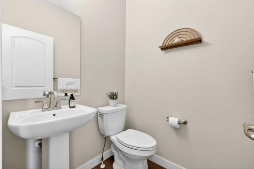 9 Legacy Lane Se, Calgary, AB - Indoor Photo Showing Bathroom