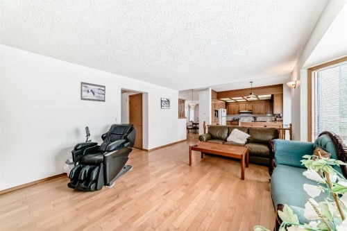 223 Hawkstone Close Nw, Calgary, AB - Indoor Photo Showing Living Room