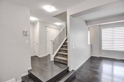 195 Masters Avenue Se, Calgary, AB - Indoor Photo Showing Other Room