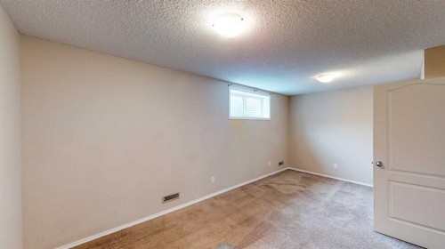 198 Skyview Point Road Ne, Calgary, AB - Indoor Photo Showing Other Room