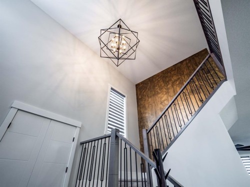 132 Belvedere Drive Se, Calgary, AB - Indoor Photo Showing Other Room