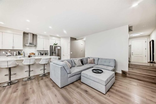 54 Seton Manor Se, Calgary, AB - Indoor