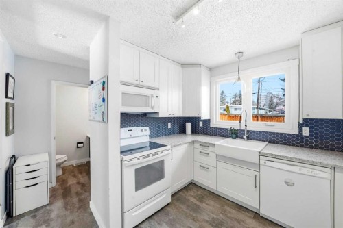 773 Kingsmere Crescent Sw, Calgary, AB - Indoor Photo Showing Kitchen