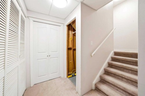 773 Kingsmere Crescent Sw, Calgary, AB - Indoor Photo Showing Other Room