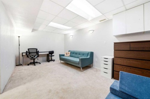773 Kingsmere Crescent Sw, Calgary, AB - Indoor Photo Showing Other Room