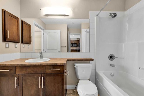 318-26 Val Gardena View Sw, Calgary, AB - Indoor Photo Showing Bathroom