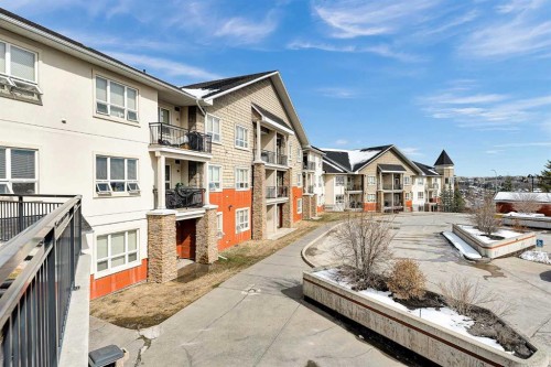 318-26 Val Gardena View Sw, Calgary, AB - Outdoor