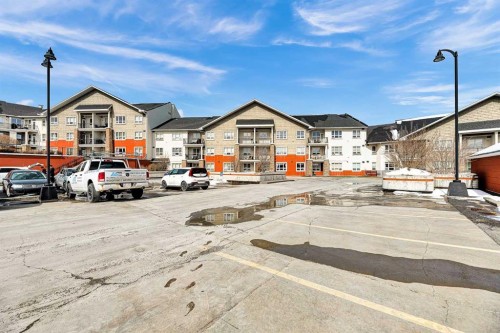 318-26 Val Gardena View Sw, Calgary, AB - Outdoor
