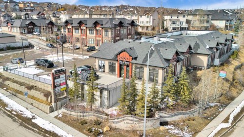 318-26 Val Gardena View Sw, Calgary, AB - Outdoor
