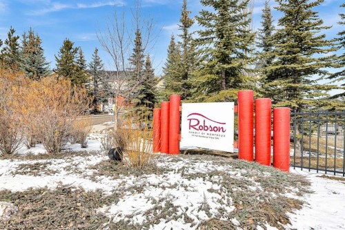 318-26 Val Gardena View Sw, Calgary, AB - Outdoor