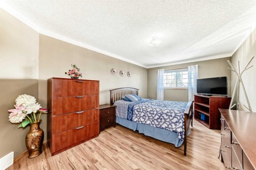 69 Applemont Place Se, Calgary, AB - Indoor Photo Showing Bedroom