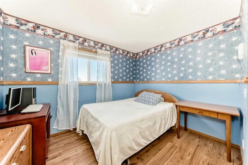 69 Applemont Place Se, Calgary, AB - Indoor Photo Showing Bedroom