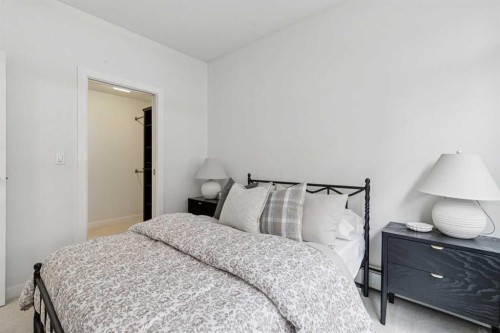 131-721 4 Street Ne, Calgary, AB - Indoor Photo Showing Bedroom