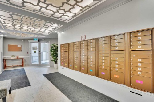 103-30 Mahogany Mews Se, Calgary, AB - Indoor Photo Showing Other Room