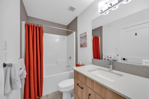 3404-200 Seton Circle Se, Calgary, AB - Indoor Photo Showing Bathroom