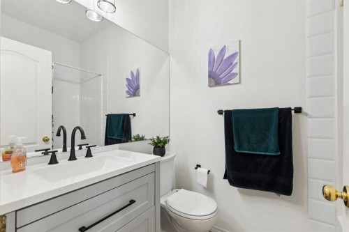 40 Edgeridge Terrace Nw, Calgary, AB - Indoor Photo Showing Bathroom
