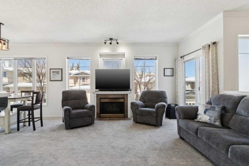 40 Edgeridge Terrace Nw, Calgary, AB - Indoor Photo Showing Living Room
