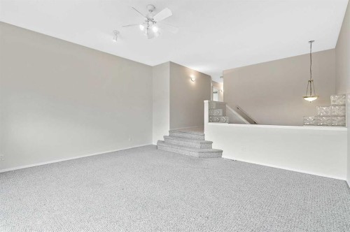 265 Somerside Park Sw, Calgary, AB - Indoor Photo Showing Other Room