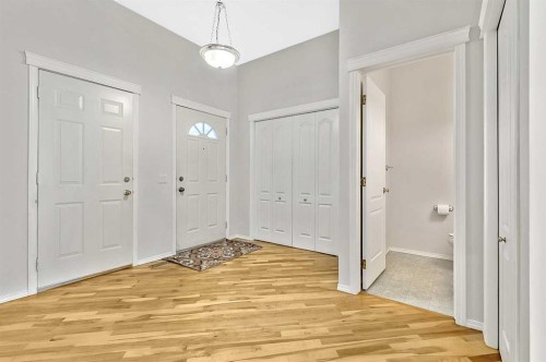 265 Somerside Park Sw, Calgary, AB - Indoor Photo Showing Other Room