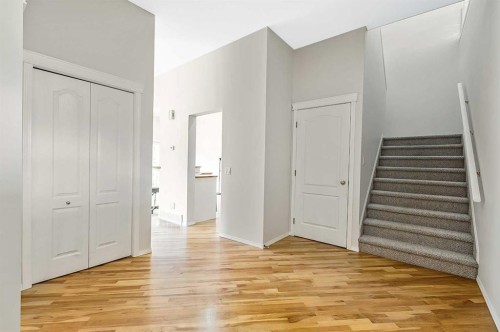 265 Somerside Park Sw, Calgary, AB - Indoor Photo Showing Other Room